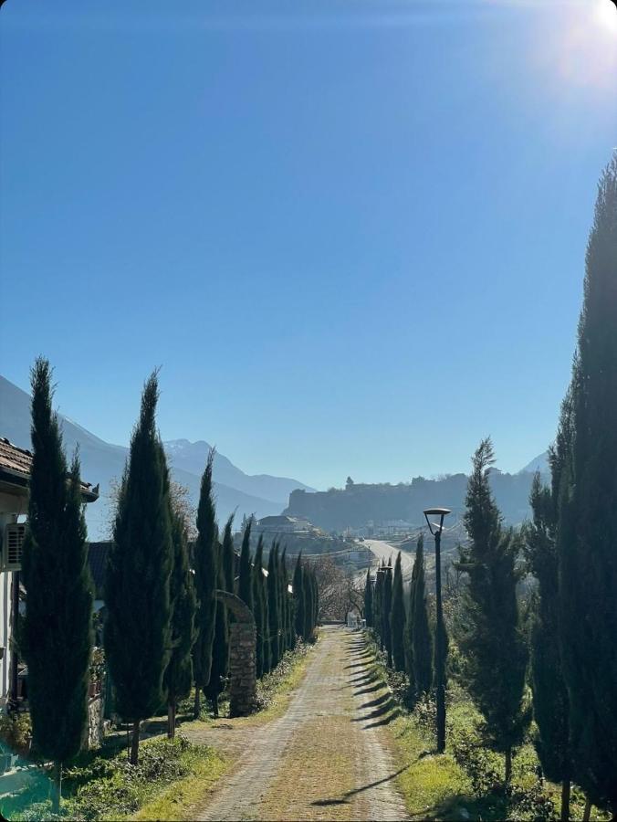 Guesthouse Lord Byron Tepelene المظهر الخارجي الصورة