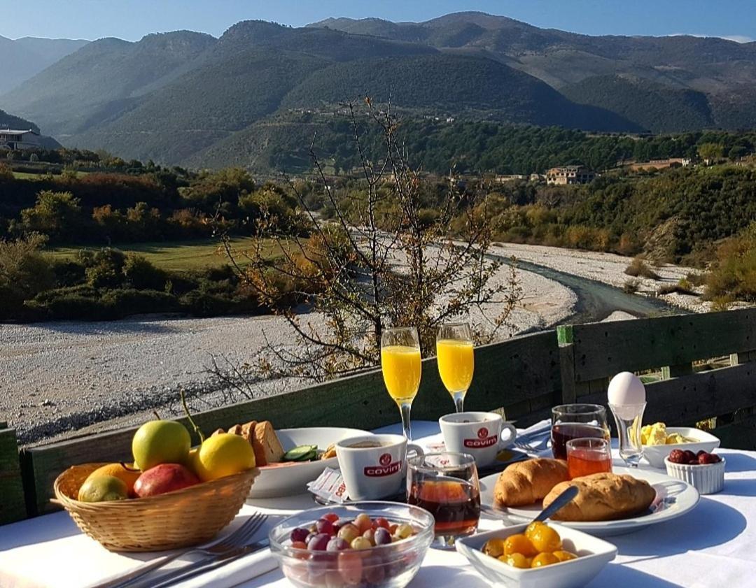 Guesthouse Lord Byron Tepelene المظهر الخارجي الصورة