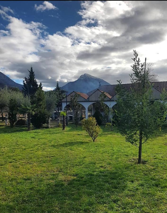 Guesthouse Lord Byron Tepelene المظهر الخارجي الصورة