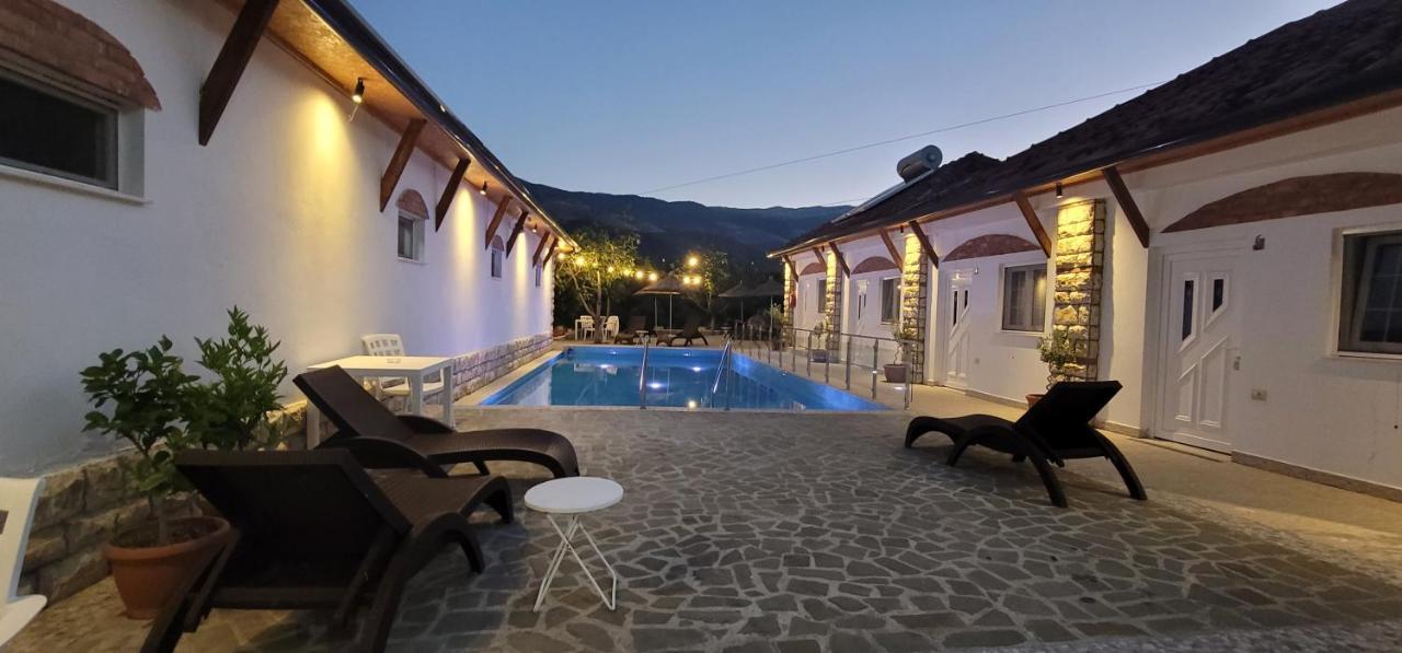 Guesthouse Lord Byron Tepelene المظهر الخارجي الصورة