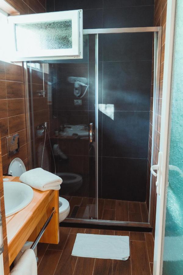 Guesthouse Lord Byron Tepelene المظهر الخارجي الصورة